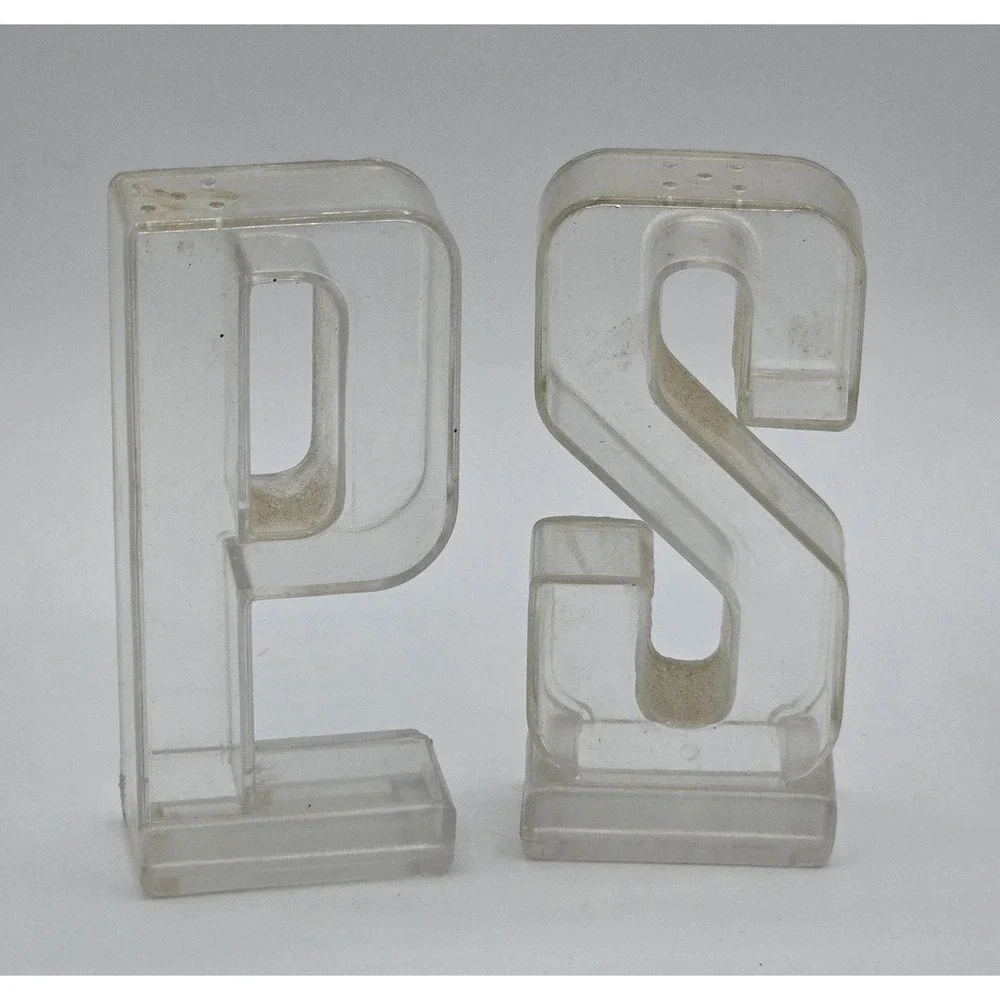 Vintage Hong Kong Clear Plastic S & P Letters Salt & Pepper Shakers-VGUC‎